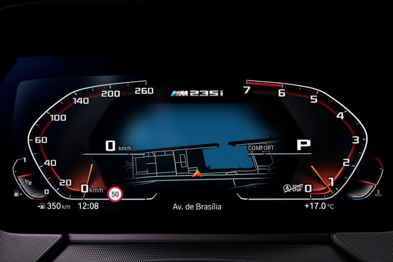 Bmw 220d M Sport e Bmw M235i xDrive 2020: immagini ufficiali