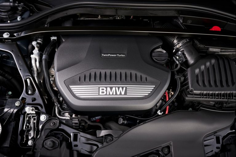 Bmw 220d M Sport e Bmw M235i xDrive 2020: immagini ufficiali