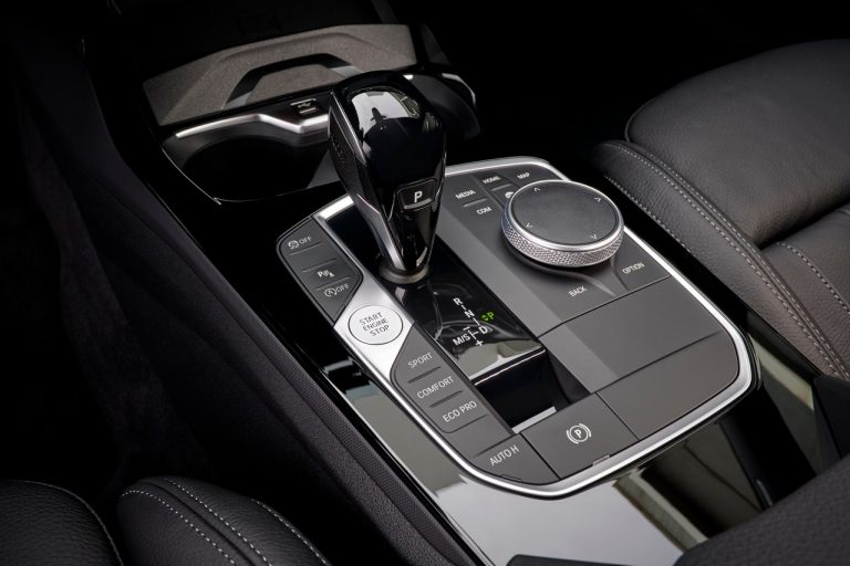 Bmw 220d M Sport e Bmw M235i xDrive 2020: immagini ufficiali