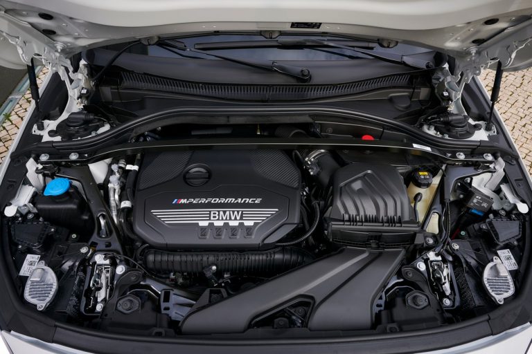 Bmw 220d M Sport e Bmw M235i xDrive 2020: immagini ufficiali