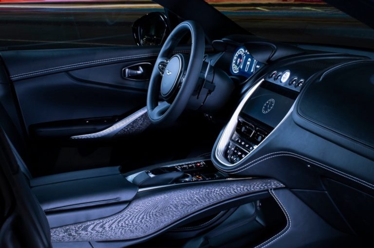 Aston Martin DBX by Q: immagini ufficiali
