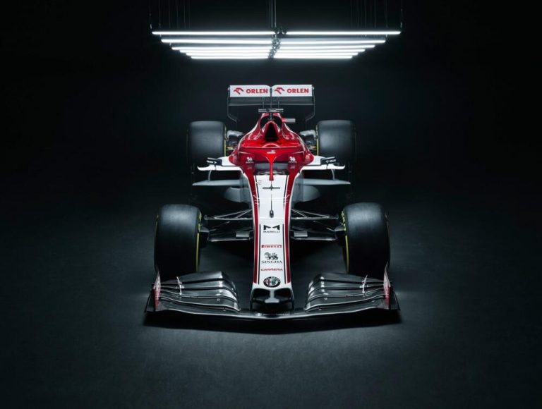 F1, Alfa Romeo C39: immagini ufficiali