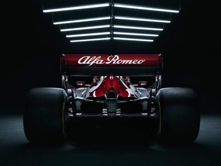 F1, Alfa Romeo C39: immagini ufficiali