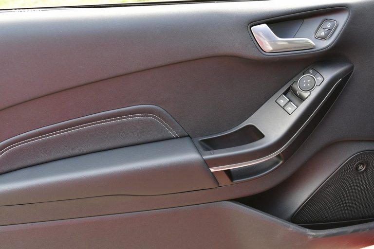 Ford Fiesta ST: la prova su strada e in pista