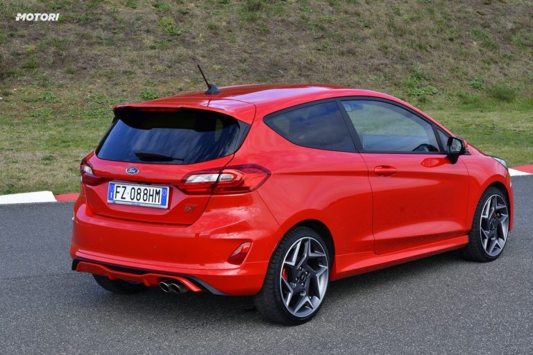 Ford Fiesta ST: la prova su strada e in pista