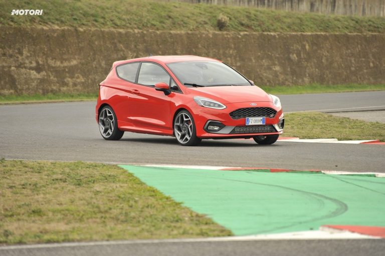 Ford Fiesta ST: la prova su strada e in pista