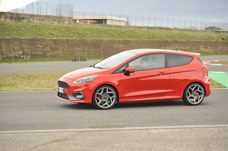 Ford Fiesta ST: la prova su strada e in pista