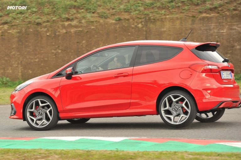 Ford Fiesta ST: la prova su strada e in pista