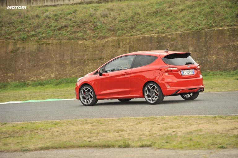 Ford Fiesta ST: la prova su strada e in pista