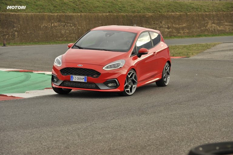 Ford Fiesta ST: la prova su strada e in pista