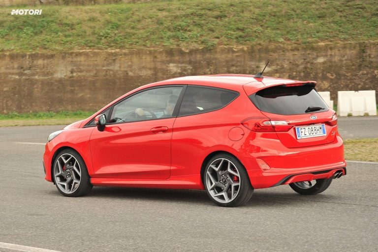 Ford Fiesta ST: la prova su strada e in pista