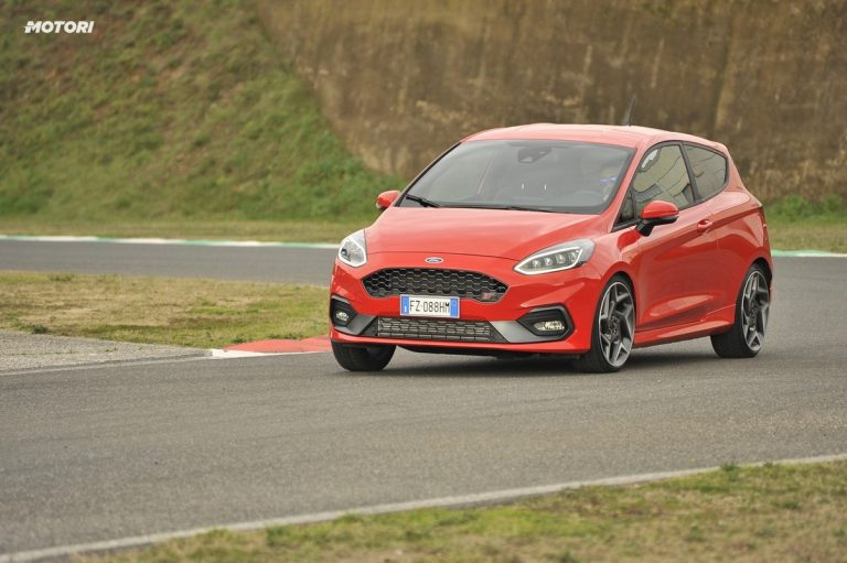 Ford Fiesta ST: la prova su strada e in pista