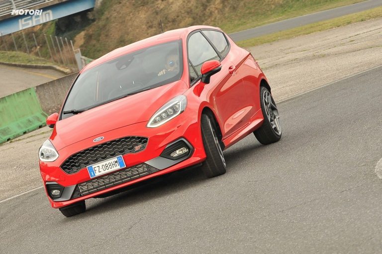 Ford Fiesta ST: la prova su strada e in pista