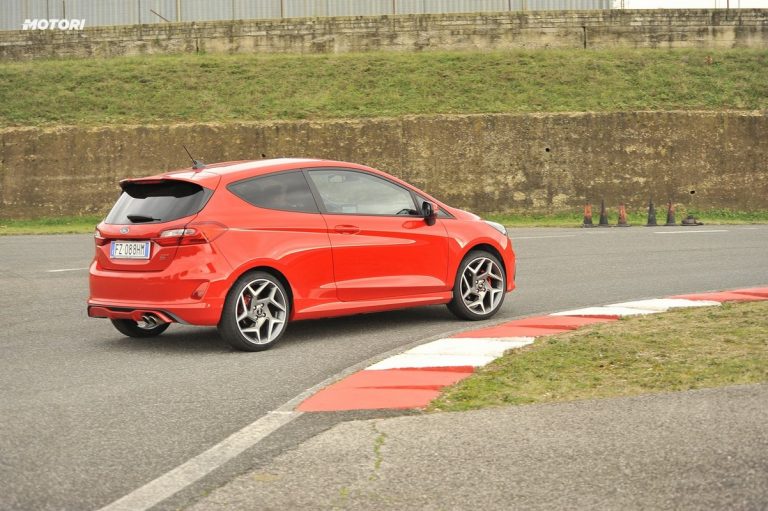 Ford Fiesta ST: la prova su strada e in pista