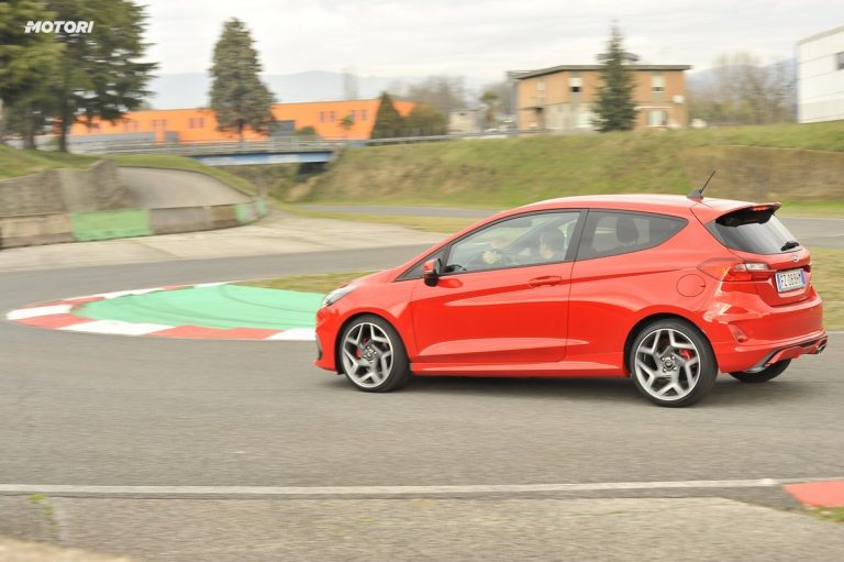 Ford Fiesta ST: la prova su strada e in pista