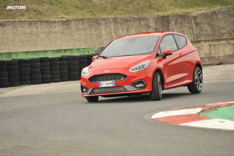 Ford Fiesta ST: la prova su strada e in pista
