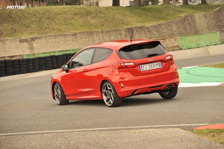 Ford Fiesta ST: la prova su strada e in pista