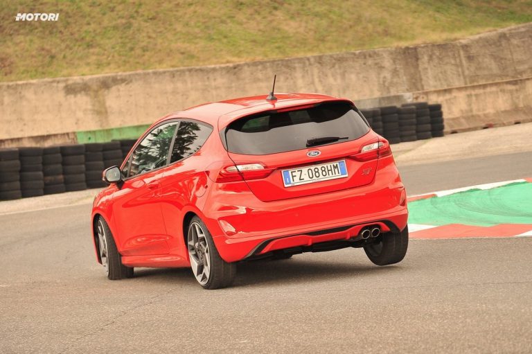 Ford Fiesta ST: la prova su strada e in pista