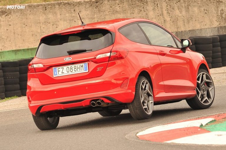 Ford Fiesta ST: la prova su strada e in pista