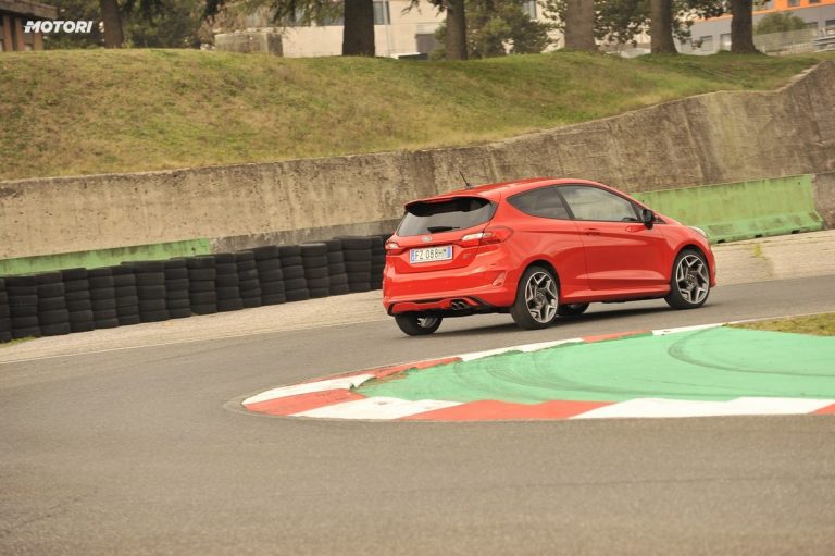 Ford Fiesta ST: la prova su strada e in pista
