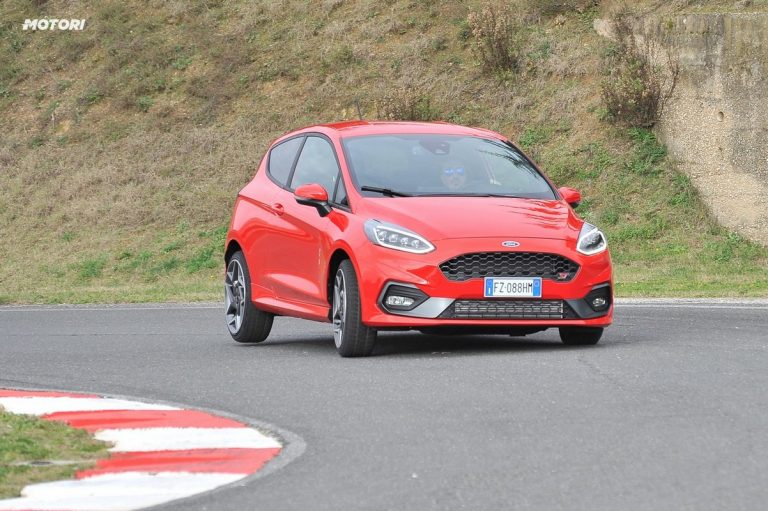 Ford Fiesta ST: la prova su strada e in pista