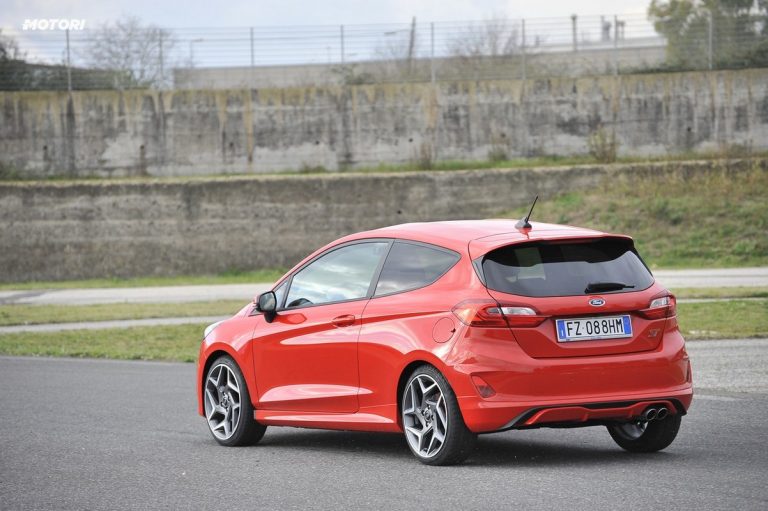 Ford Fiesta ST: la prova su strada e in pista