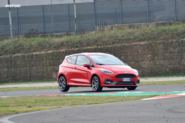 Ford Fiesta ST: la prova su strada e in pista