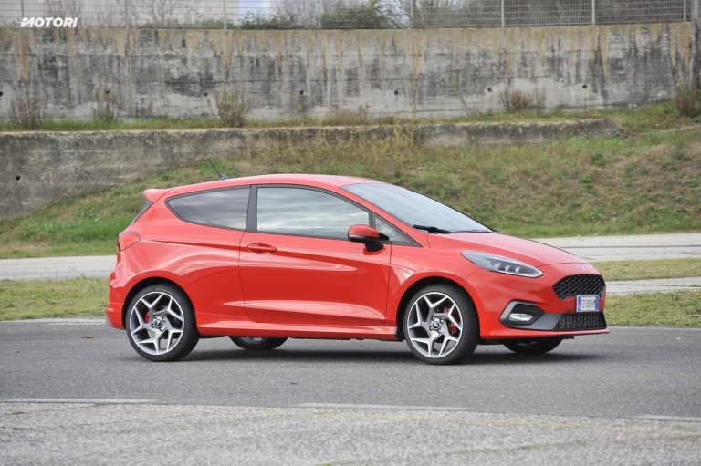 Ford Fiesta ST: la prova su strada e in pista