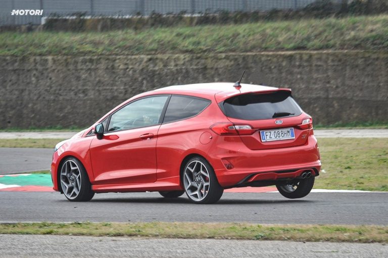Ford Fiesta ST: la prova su strada e in pista