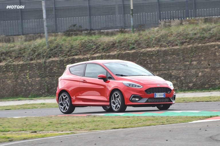Ford Fiesta ST: la prova su strada e in pista