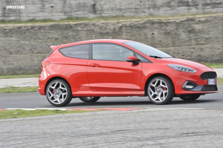Ford Fiesta ST: la prova su strada e in pista