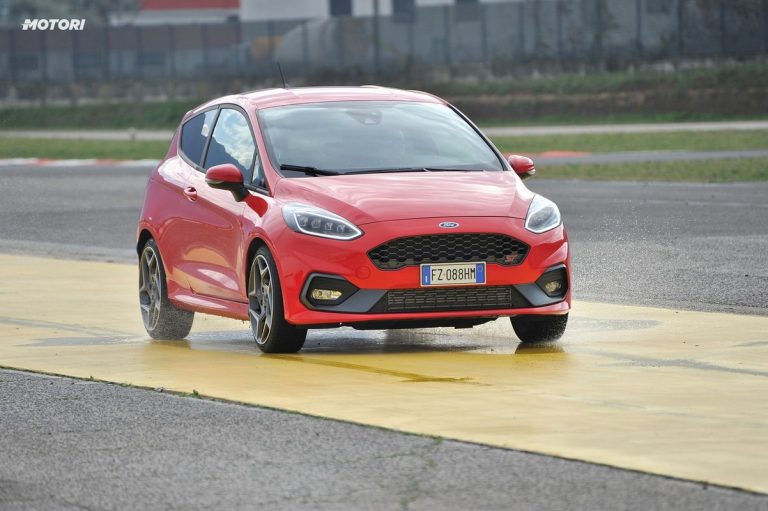 Ford Fiesta ST: la prova su strada e in pista
