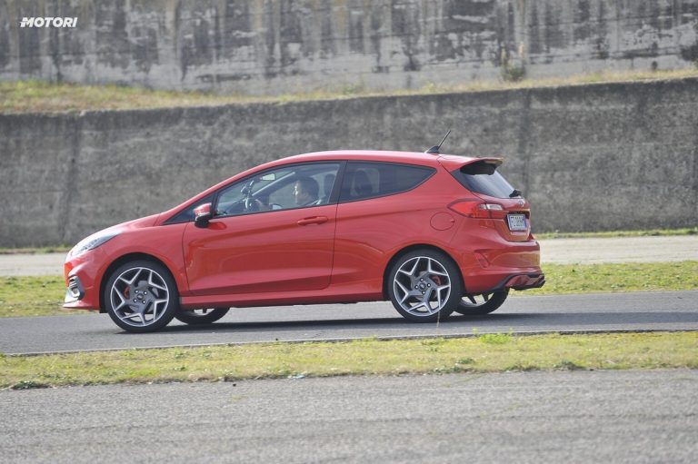 Ford Fiesta ST: la prova su strada e in pista
