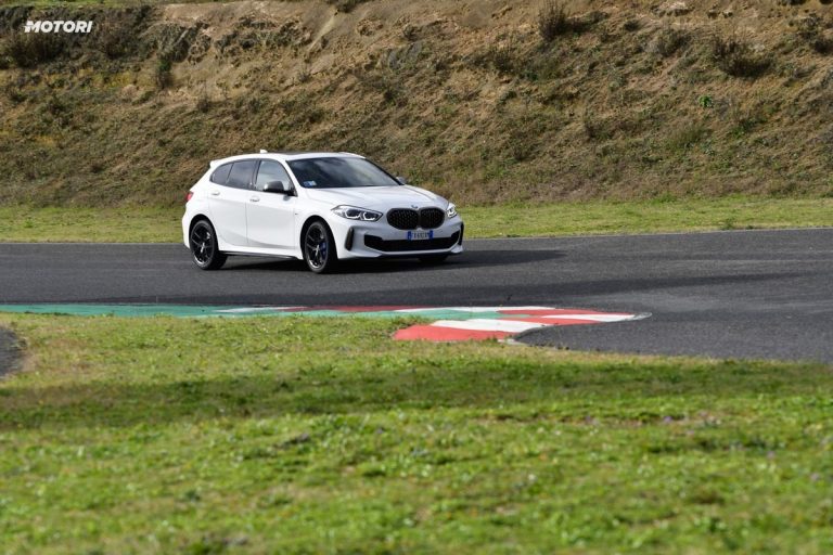 BMW M135i xDrive: la prova su strada e in pista