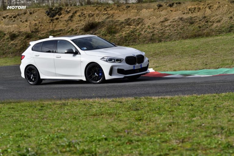 BMW M135i xDrive: la prova su strada e in pista