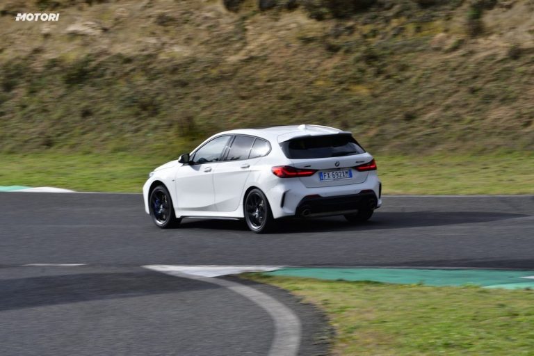 BMW M135i xDrive: la prova su strada e in pista