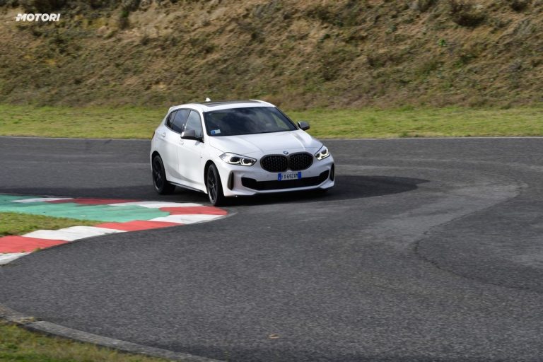 BMW M135i xDrive: la prova su strada e in pista