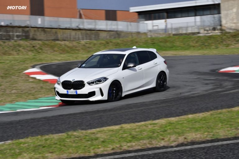BMW M135i xDrive: la prova su strada e in pista