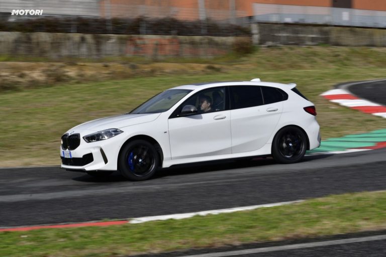 BMW M135i xDrive: la prova su strada e in pista