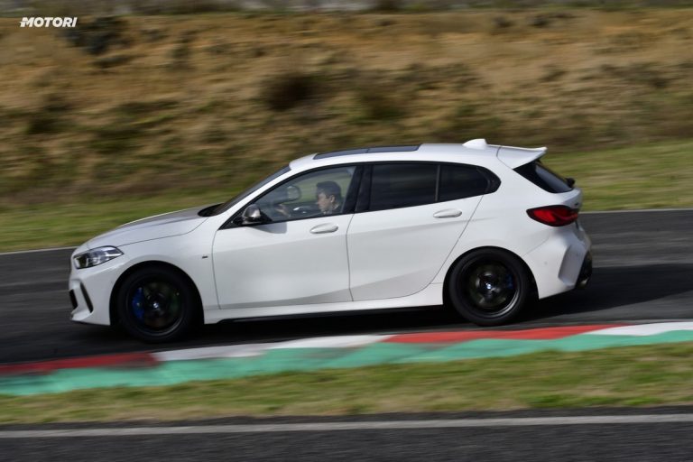 BMW M135i xDrive: la prova su strada e in pista
