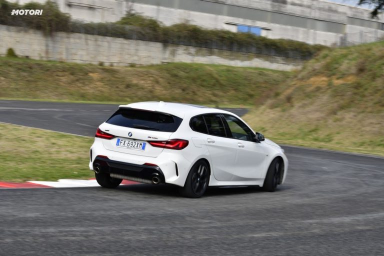 BMW M135i xDrive: la prova su strada e in pista