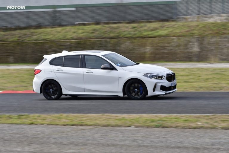 BMW M135i xDrive: la prova su strada e in pista