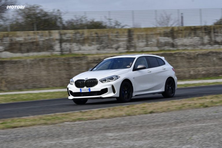 BMW M135i xDrive: la prova su strada e in pista
