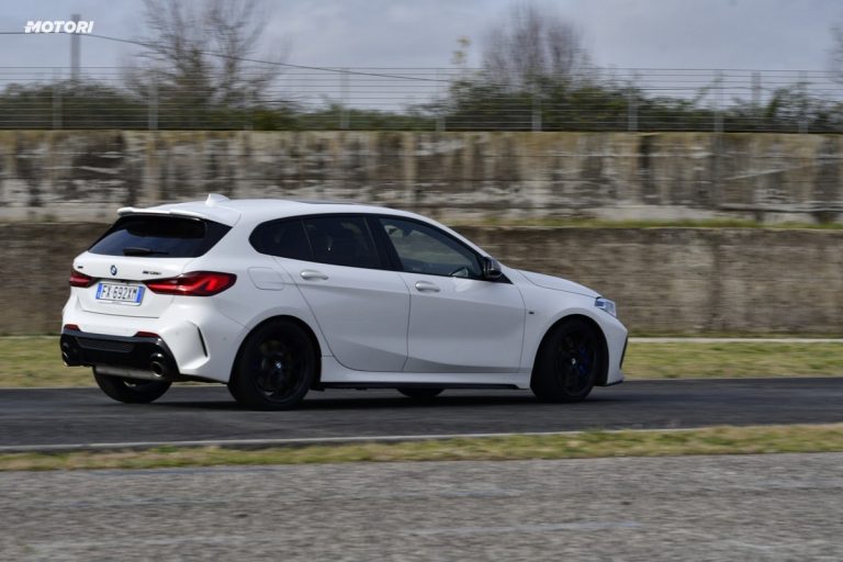 BMW M135i xDrive: la prova su strada e in pista