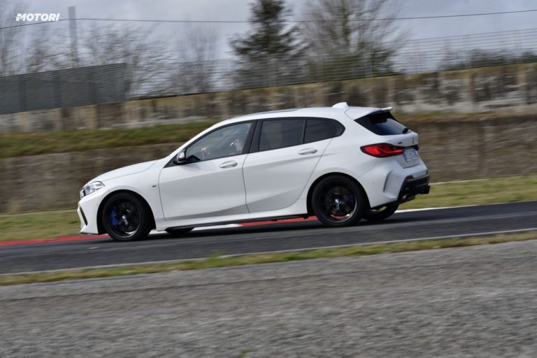 BMW M135i xDrive: la prova su strada e in pista