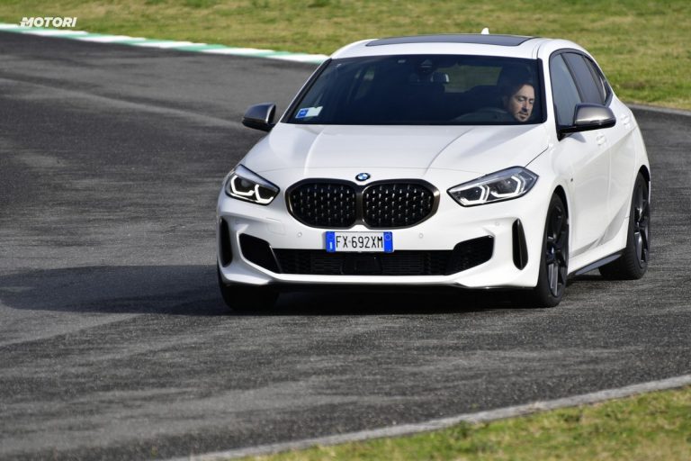 BMW M135i xDrive: la prova su strada e in pista