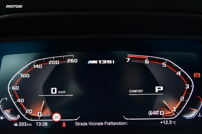 BMW M135i xDrive: la prova su strada e in pista