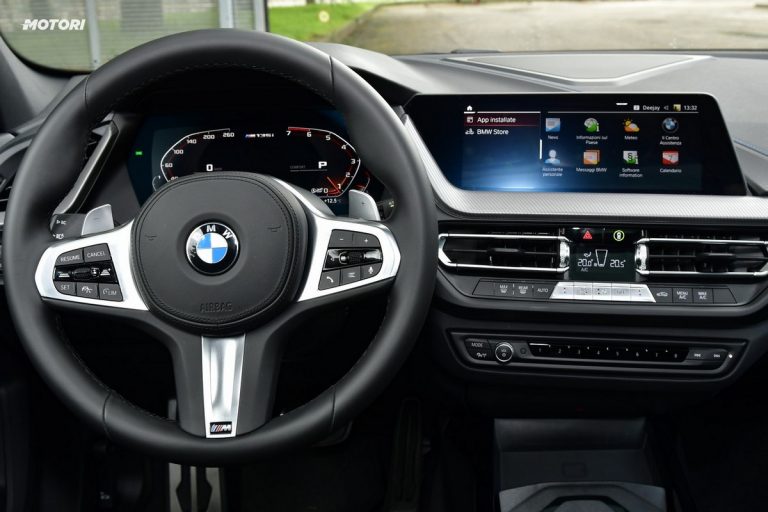 BMW M135i xDrive: la prova su strada e in pista