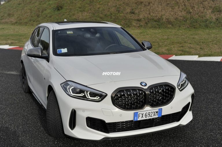 BMW M135i xDrive: la prova su strada e in pista