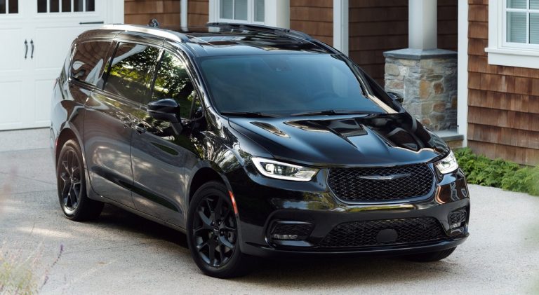Chrysler Pacifica restyling 2020: immagini ufficiali